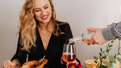 Не знаете какво да облечете през Коледните празници? Ние ще ви посъветваме!