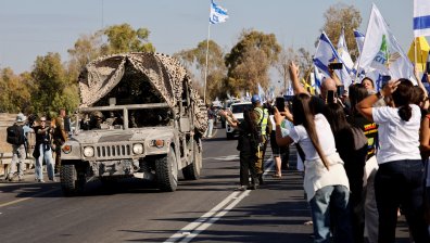 На живо от Израел: Мъж от български произход е сред освободените заложници