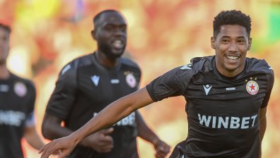 ЦСКА прероден в реванша - смачка "Сейнт Патрикс" с 2:0 пред пълни трибуни