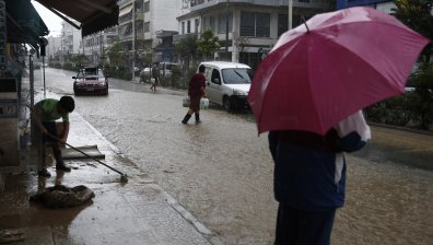 Градушки и силни ветрове обхващат Гърция
