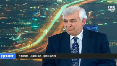 Репутацията на Камерън се срива под натиска на обществения бич