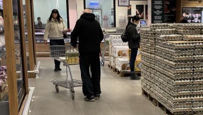 Инспектори обикалят магазини в лов на нелоялни търговски практики