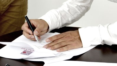 Заплатите на софиянци скочили през 2022 г., един от 15 изкарва 8 000 лв. на месец