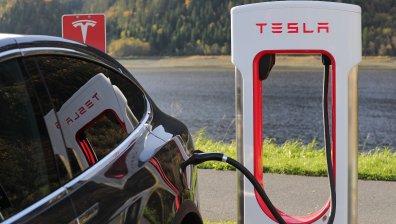 Автомобилите Tesla стават все по-достъпни, четири модела поевтиняват с до $10 хил.