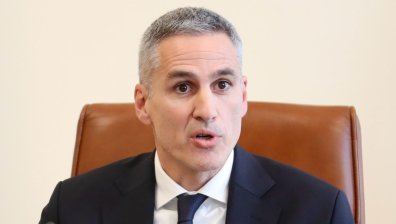 Гюров свиква спешна среща с министри заради сметките за ток и цената на водата