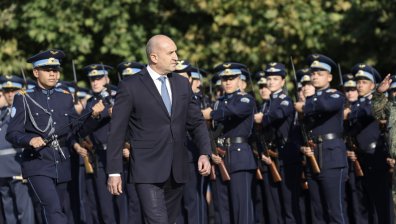 Радев: ВВС да се адаптират към новите технологии, дроновете и AI