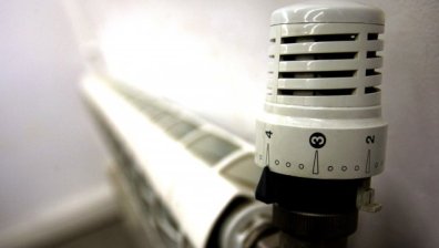 КЕВР обяви с колко ще поскъпнат токът и парното от юли