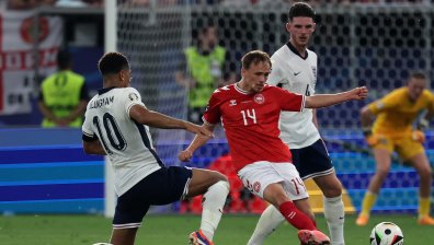 Дания изпусна да бие безидейна Англия