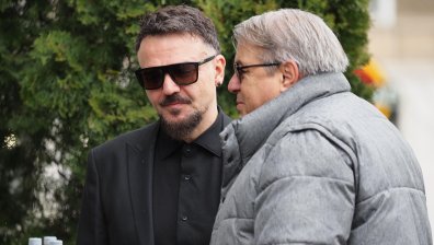 Близки, колеги и приятели изпратиха Кирил Ампов в последния му път (СНИМКИ)