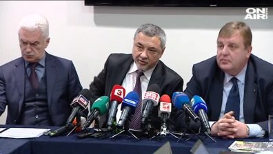 Волен Сидеров в предизборна битка с Бойко Борисов и Корнелия Нинова