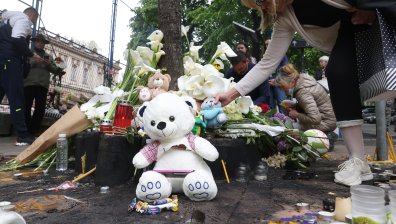 В сръбските църкви отслужиха панихиди, знамената вече са спуснати наполовина