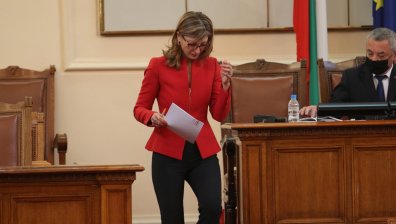 Захариева: Нямаме механизъм за сътрудничество, ЕК трябва да вземе решение