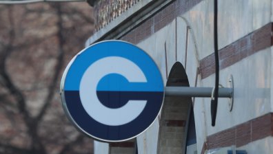 Приложения за градския транспорт в София теглят неправомерно пари от картите?