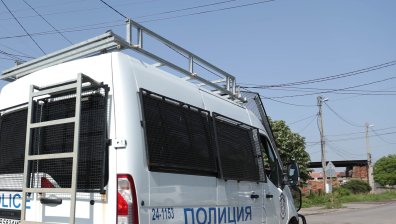 Мъж се опита да удуши сина на приятелката си в Ихтиман