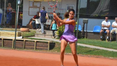 Изабелла Шиникова с триумф на турнира в Португалия