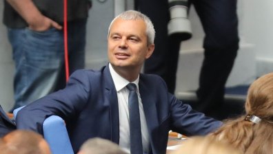 Костадин Костадинов призова ПП-ДБ веднага да върне втория мандат