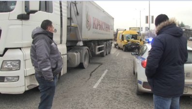 Катастрофа блокира пътя към ГП "Дунав мост"