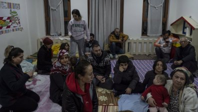 Потвърдените жертви станаха 15 хил., критики в Турция към спасителните действия