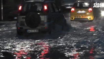Оранжев код за опасно време в сила за 9 области в страната