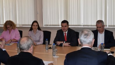 На среща с бизнеса министър Стоянов обсъди недостига на кадри и наемането от трети страни