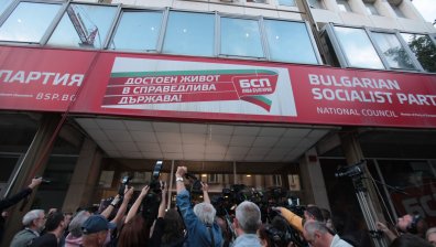 БСП брои паралелно гласовете и не коментира резултатите