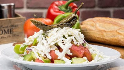 Овчарската салата отвя конкуренцията - най-добрата е сред 50 студени ястия от цял свят