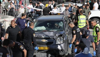 Автомобил се вряза в тълпа от хора в центъра на Йерусалим, на-малко 8 са ранени