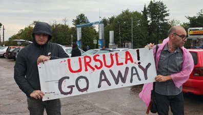 "Възраждане" на протест срещу Урсула фон дер Лайен (СНИМКИ)