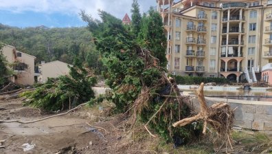 Заради незаконен хотел в Елените: Собственици заплашиха държавата със съд