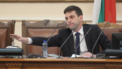 Компроматна война, обиди и обвинения в НС заради Северна Македония