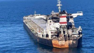 Удареният от дрон кораб ABLE напусна икономическата зона на България