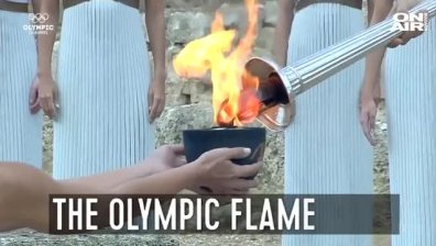 Факелът на Зимните олимпийски игри през 2018 г. е запален