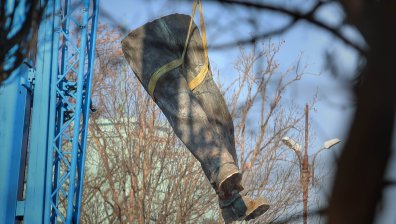 Транспортират частите на Паметника на съветската армия за съхранение