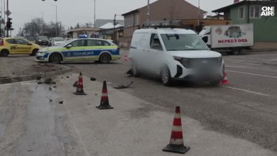 Тежка катастрофа в Хасково: Микробус се вряза в бензиностанция