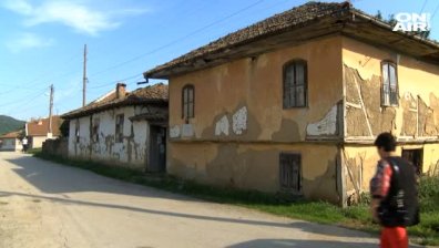 Жители на с. Джулюница спасяват родната къща на поета Цоню Калчев