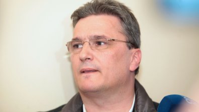 Въоръжен с бележки, основният свидетел по делото "КТБ" свидетелства