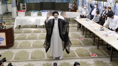 Иран избра нов президент, Рухани призна победата на Раиси