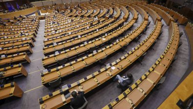 Роберта Мецола от ЕНП оттегли поправка в резолюцията за България