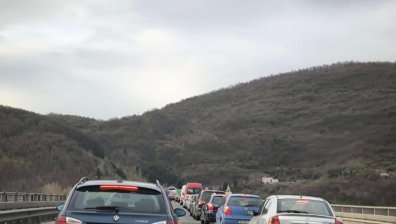 Километрични задръствания на АМ "Хемус"