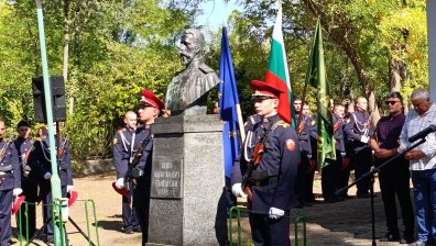 Бюст-паметникът на Батенберг - признание към миналото и сигнал за бъдещето