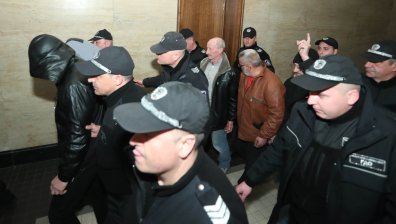 Повече от 10 полицаи водят в съда обвинените за трагедията край Локорско