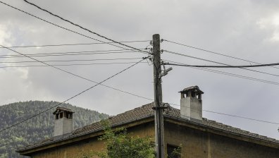 Жители на 12 села в Горнооряховско с колективни жалби заради проблеми с тока