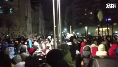 Румънци протестират срещу помилването на хиляди затворници