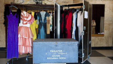 Театър "Българска армия" подари билети на всички именици