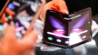 Нов дизайн на смартфон с квадратно сгъване от Samsung