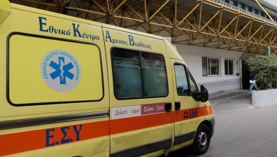Четири жертви на челен сблъсък между автомобил и автобус в Гърция
