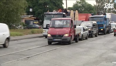 Транспортен хаос и километрично задръстване по пътя за Летище София