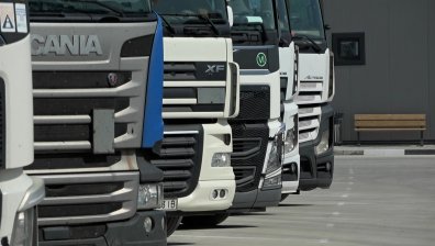Български ТИР-ове блокирани на "Дунав мост 2" над 10 часа при 30&deg;