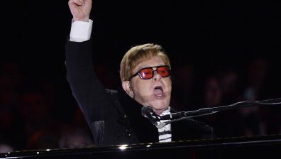 Елтън Джон изнесе концерт в Белия дом, наричайки мястото "черешката на тортата"