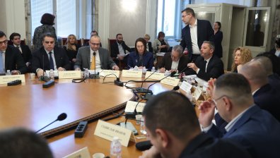 В НС обсъждат удължаването на закона за бюджета